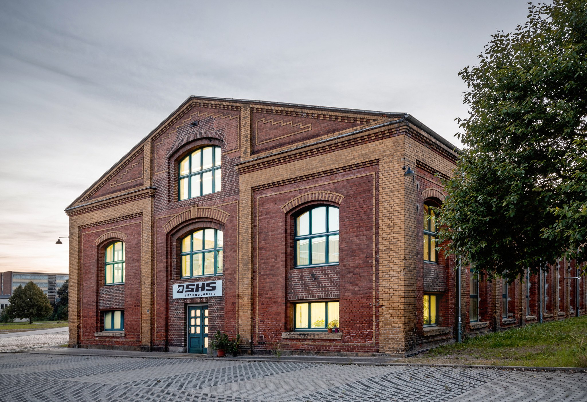 Der Firmensitz der SHS Technologies GmbH - einer Firma die Prüfsysteme zur automatisierten Oberflächeninspektion in der Fertigung anbietet.